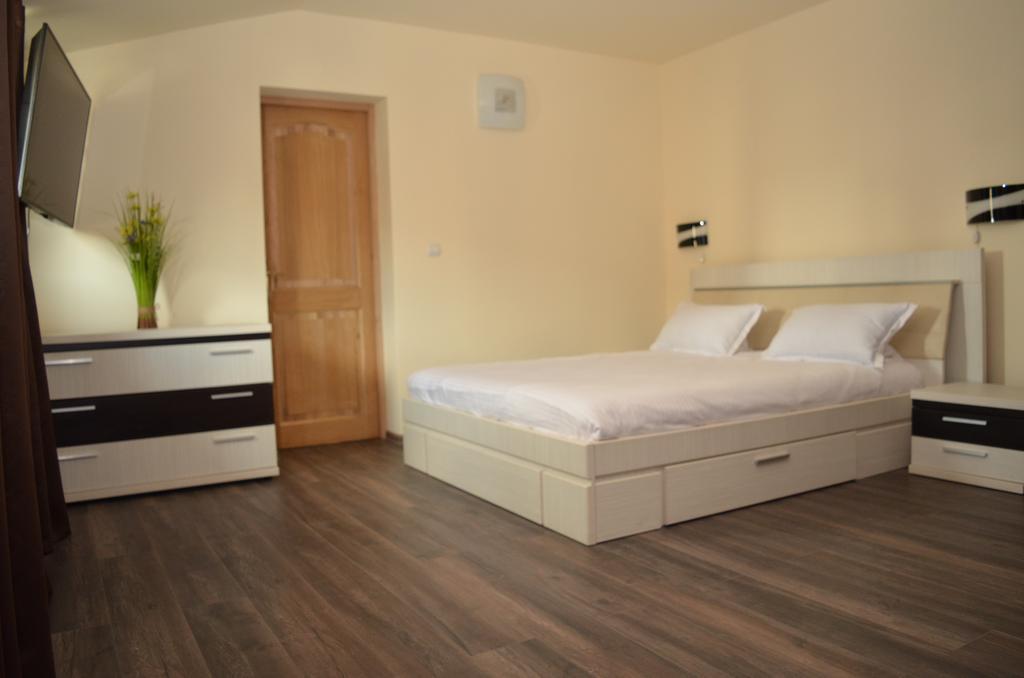 Casa Remo - Guesthouse Turda Esterno foto