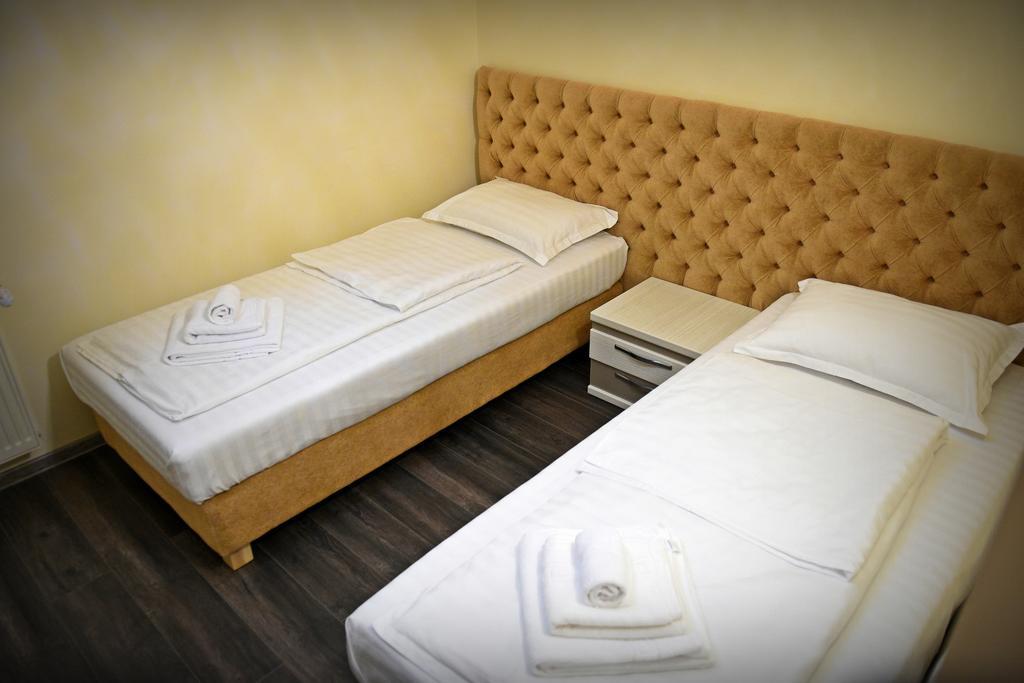Casa Remo - Guesthouse Turda Esterno foto