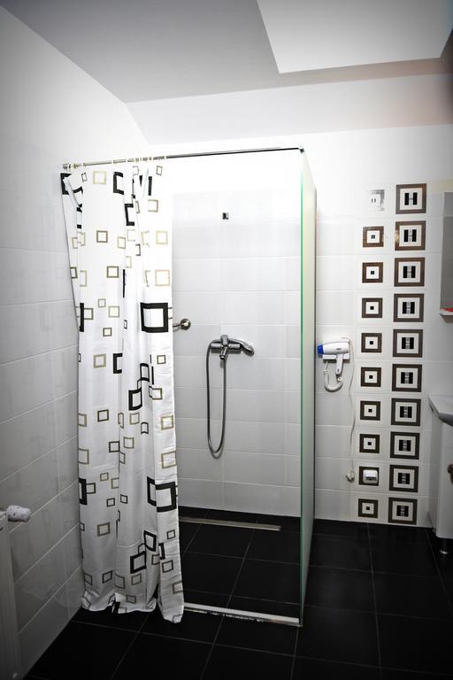 Casa Remo - Guesthouse Turda Esterno foto