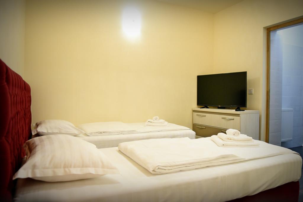 Casa Remo - Guesthouse Turda Esterno foto